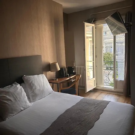 Berthelot Hotel